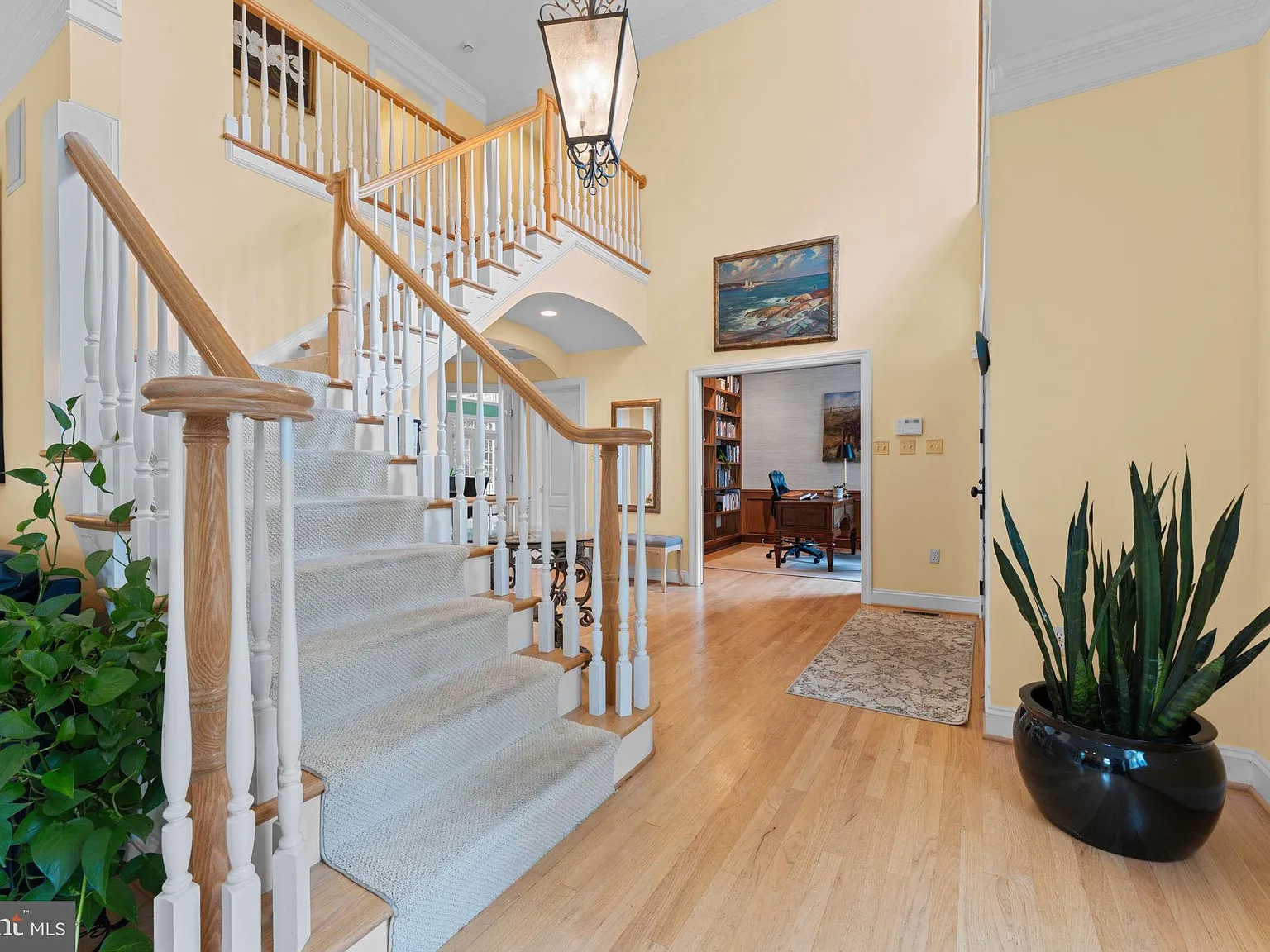 5 bed, 4.5 bath, 5654 sqft, $8,000 — Photo 3