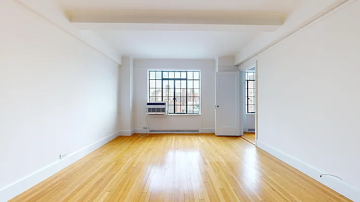 Rented by Bond New York | media 23