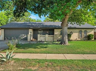 1500 Lagoona Ln, Edgecliff Village, TX 76134