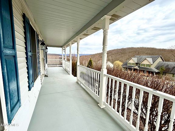 3rd image of 246 Castle Farms Rd