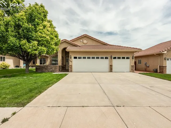 5107 Almondcrest Dr, Pueblo, CO 81005