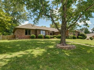 723 E Meramec Ln, Nixa, MO 65714