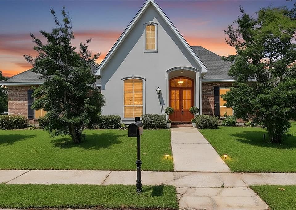 1st image of 799 Libby Ln