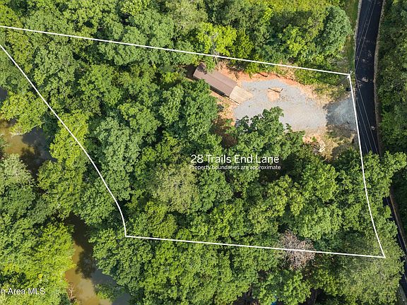 5th image of 28 Trails End Ln