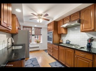 2458 W Estes Ave #3, Chicago, IL 60645