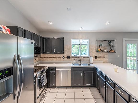 5th image of 5929 Woodbrook Dr