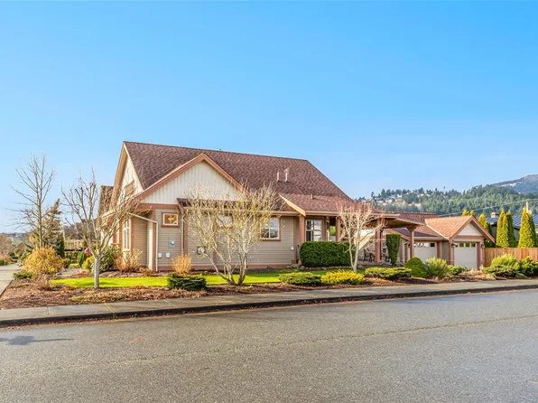 421 Poets Trail Dr, Nanaimo, BC V9R 7B1