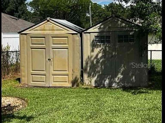 2 sheds in backyard for your use