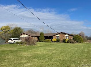 6721 Aiken Rd, Lockport, NY 14094