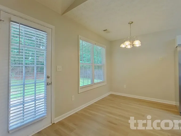 20 E Lawn Dr — Photo 6