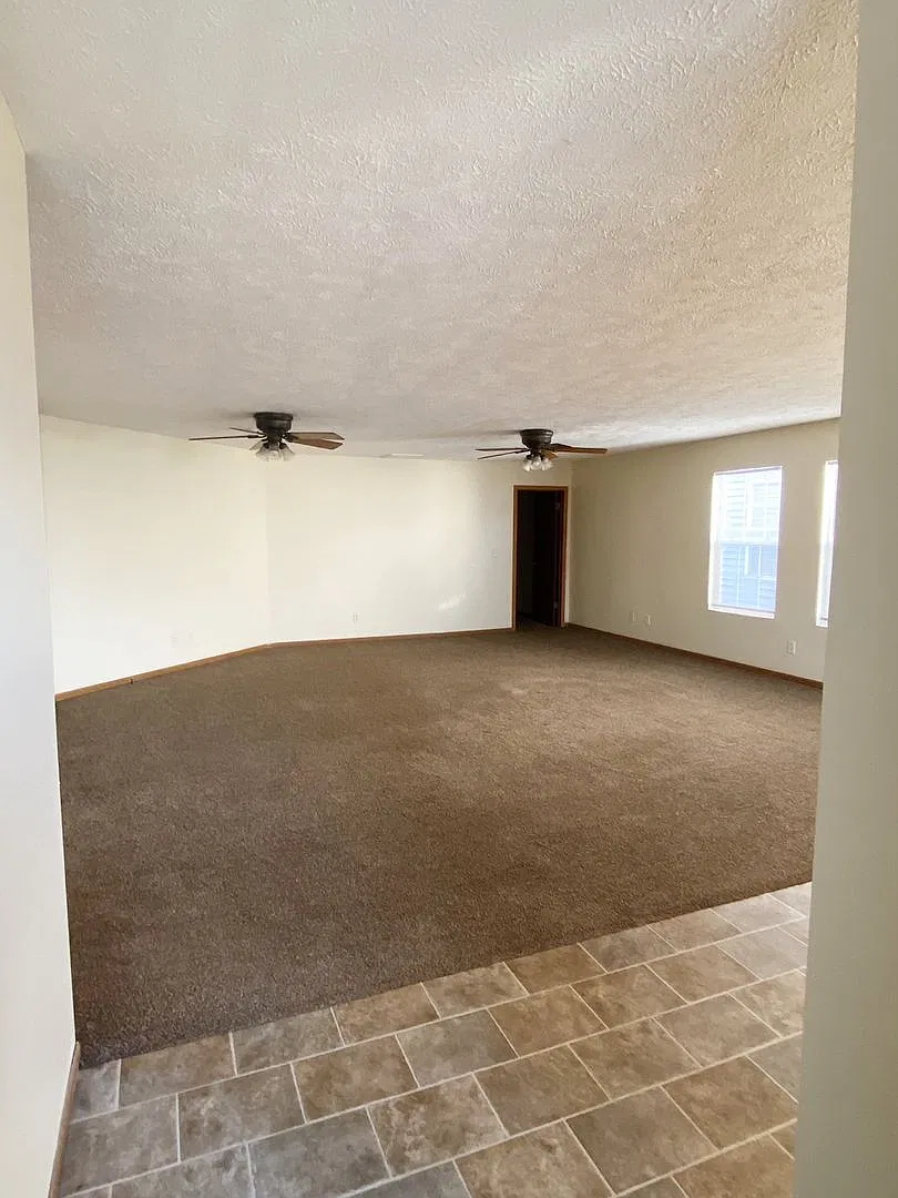 Collett Meadows - Large Open Floor Plan, 4 Bedroom Home With 2 Baths - Pets Welcome! — Photo 3