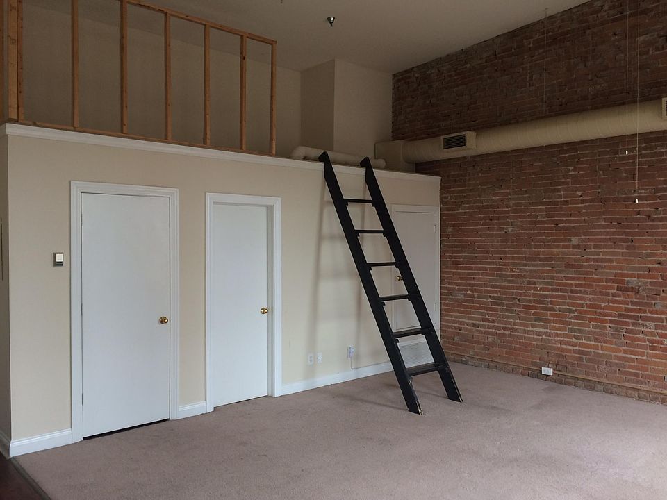 2nd image of 412 Delaware St APT 306
