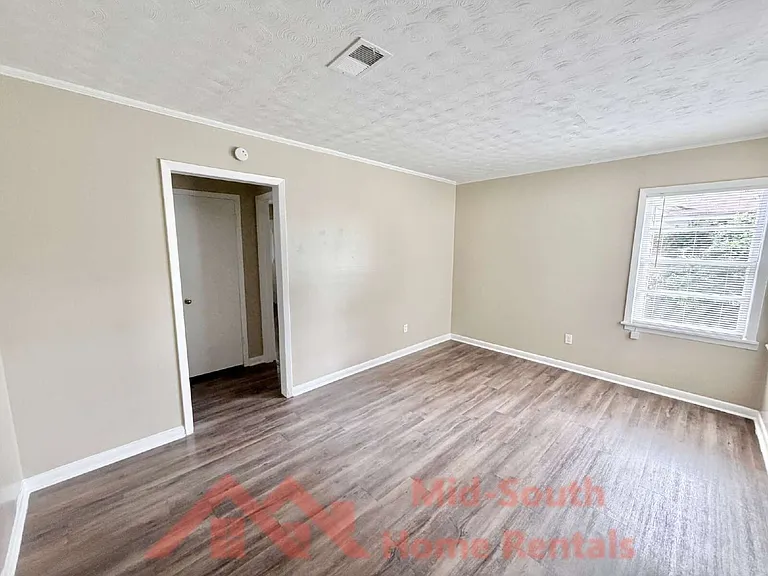 2718 Marlene St — Photo 4