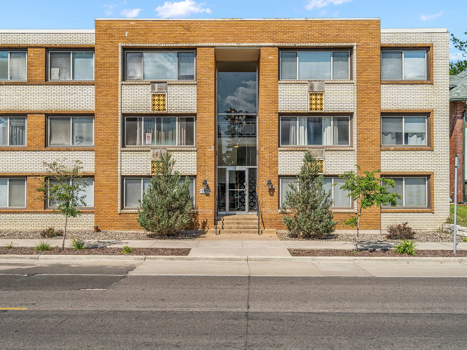 3332 Hennepin Ave — Photo 1