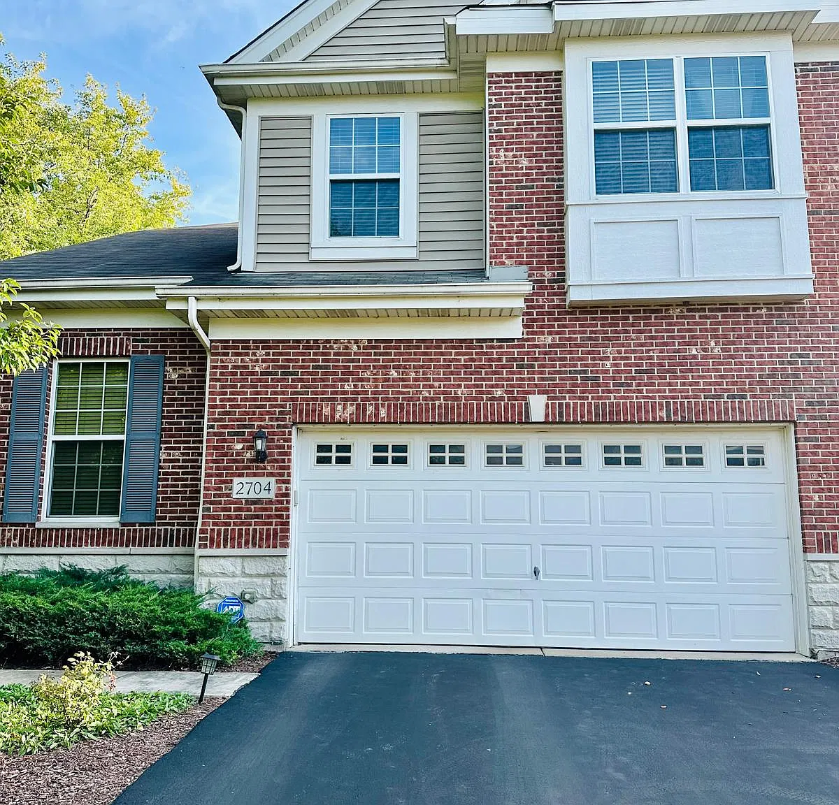 4 bed, 3.5 bath, 2135 sqft, $3,600 — Photo 1