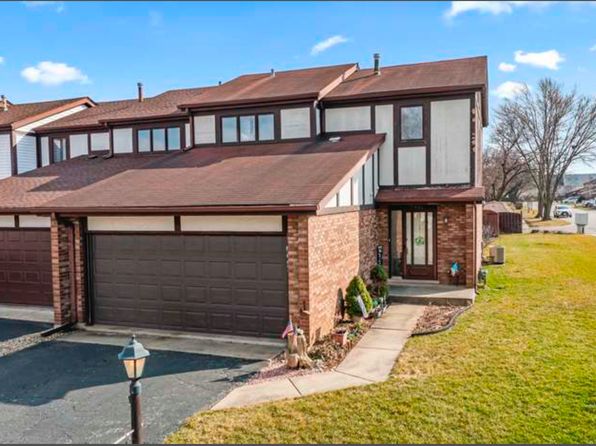 7881 Sheffield Dr, Palos Hills, IL 60465