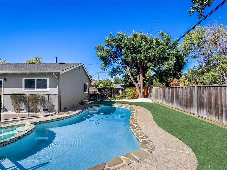 1589 Saint Regis Dr — Photo 29
