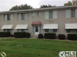 27094 Sandy Hill Ln APT 19, New Hudson, MI