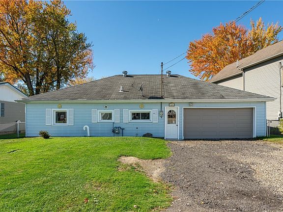4th image of 2449 Lakeside Dr