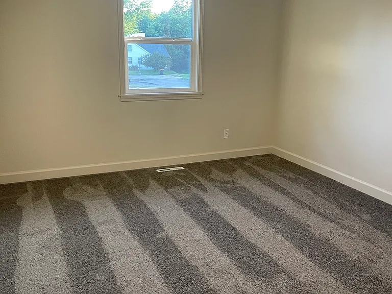 1207 Geneva St — Photo 16