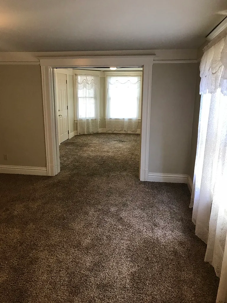 Beautiful 1 Bed/1 Bath Victorian Triplex — Photo 3