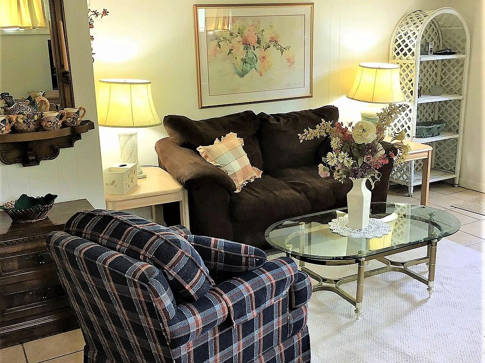 Fully Furnished East Wing Private Apartment of Plymouth Michigan