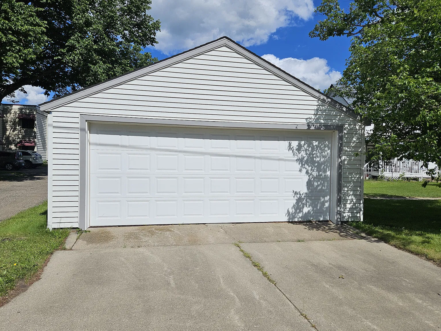 2 bed, 1120 sqft, $1,600 — Photo 2