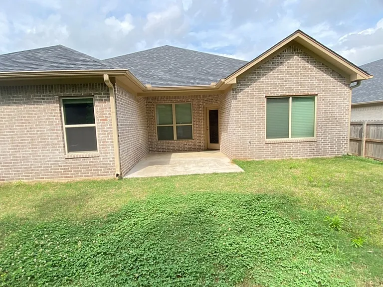 410 Myra Lynn Ln — Photo 15