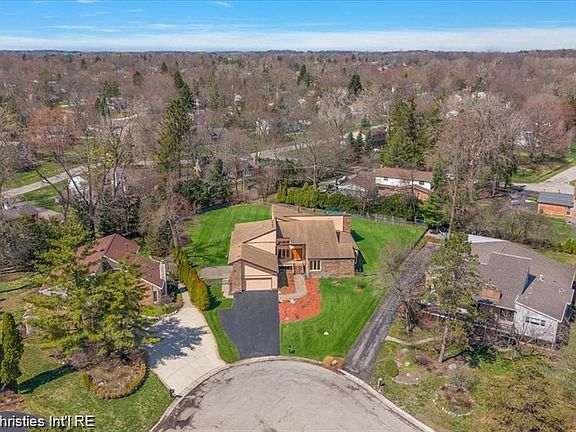 2nd image of 4566 Walden Dr