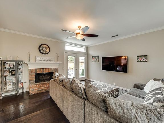 3rd image of 11216 Clover Knoll Dr