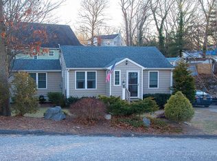 2 Island Rd, Sound Beach, NY 11789