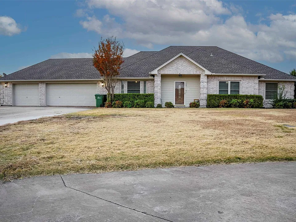 2201 Bradford Dr