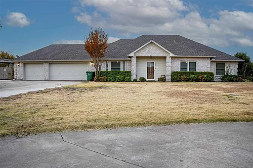 2201 Bradford Dr Photo 1