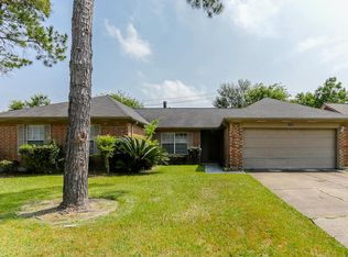 13203 Rosstown Dr, Sugar Land, TX 77478