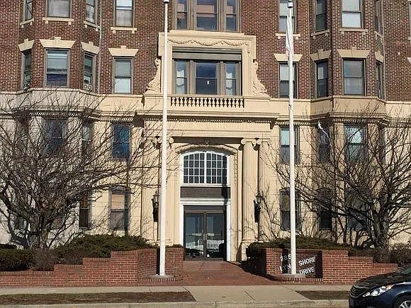 Appartment Building