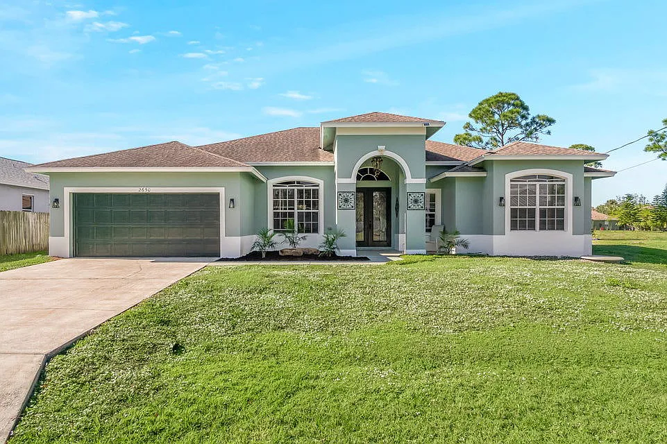 4 bed, 2.0 bath, 3169 sqft, $3,000 — Photo 1