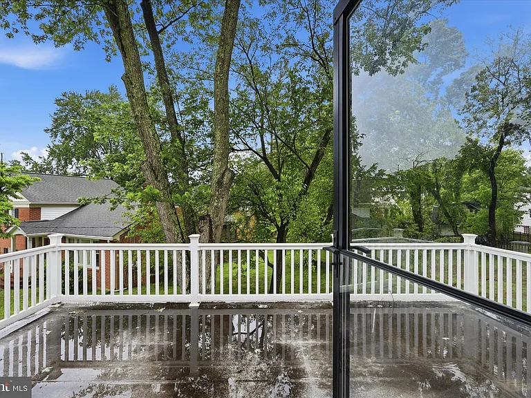 108 Oakmont Ct NE — Photo 29
