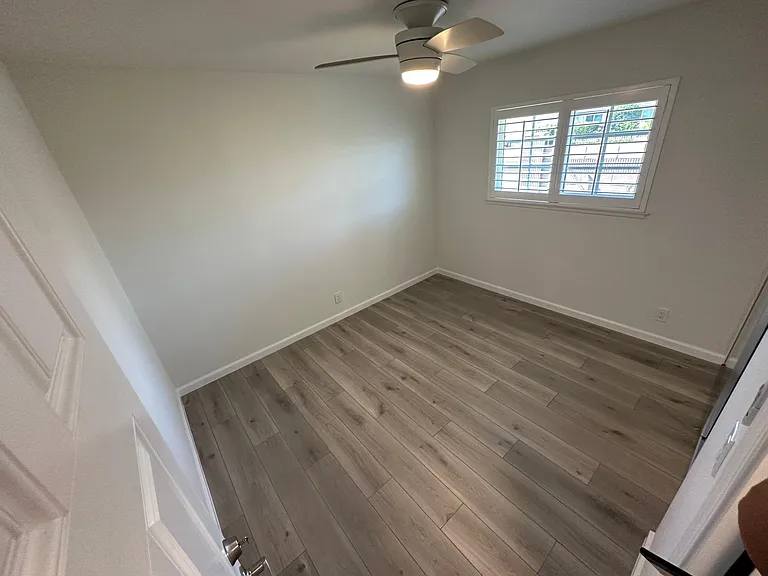 15561 Primrose Ln — Photo 25
