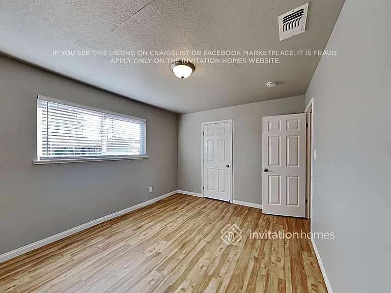 1104 Charles St — Photo 9