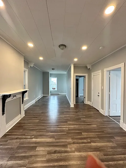 3 bed, 1350 sqft, $1,950 — Photo 3