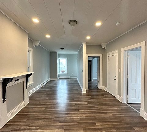 3rd image of 526 15th St APT 2