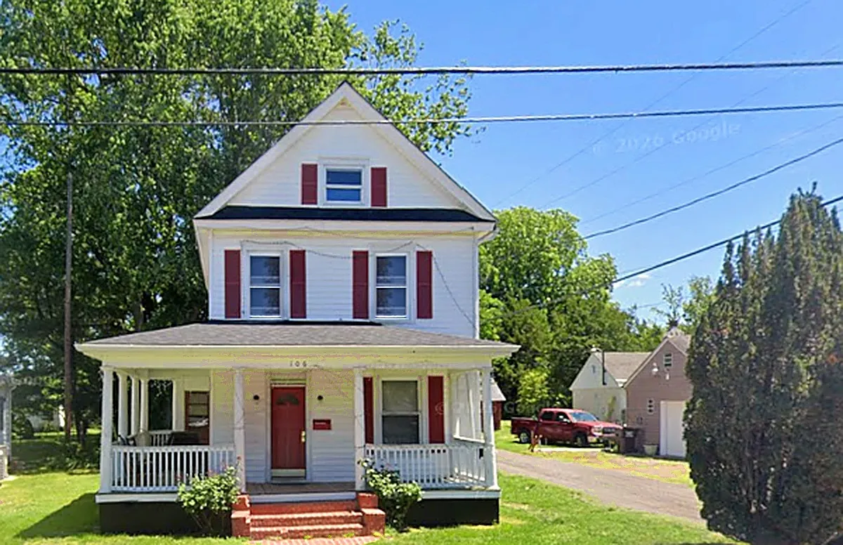 3 bed, 1712 sqft, $1,800 — Photo 1