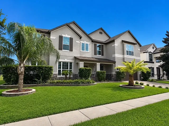 8 bed, 5107 sqft, $4,395 — Photo 2