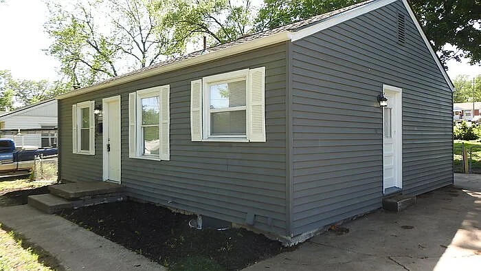 2222 S Overton Ave — Photo 4