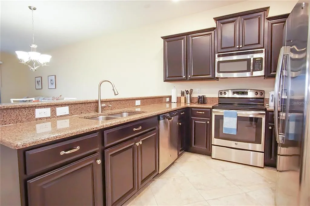 2 bed, 2.0 bath, 1409 sqft, $2,250 — Photo 3
