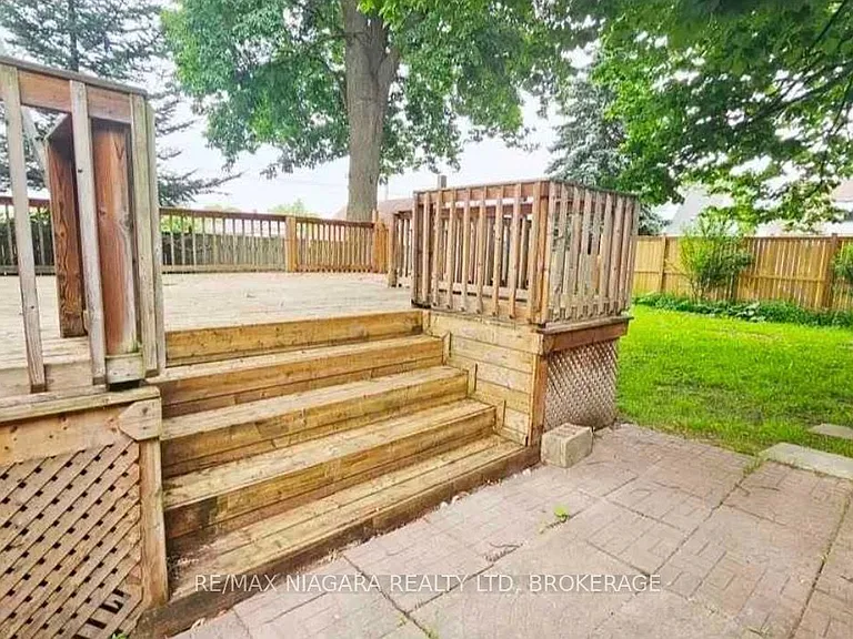 5634 Drummond Rd #UPPER — Photo 11