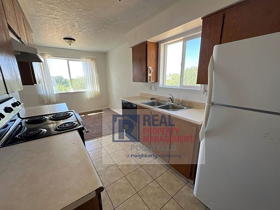 2nd image of 1094 E Cedar St APT 2