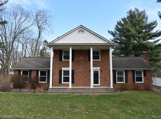 1245 Wanda St, Walled Lake, MI 48390