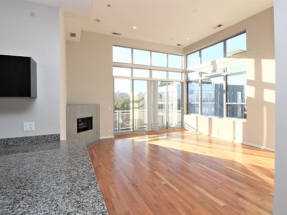 5th image of 2157 N Damen Ave Unit 404
