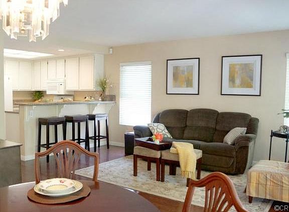 3rd image of 3244 Oakleaf Ct